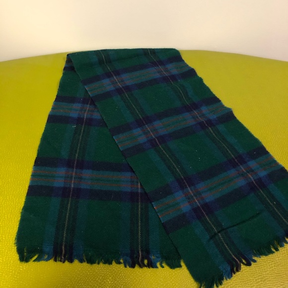 (Free over $15) Small green and blue scarf - Picture 3 of 4